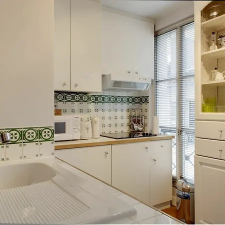 Europea - Montaigne Apartment