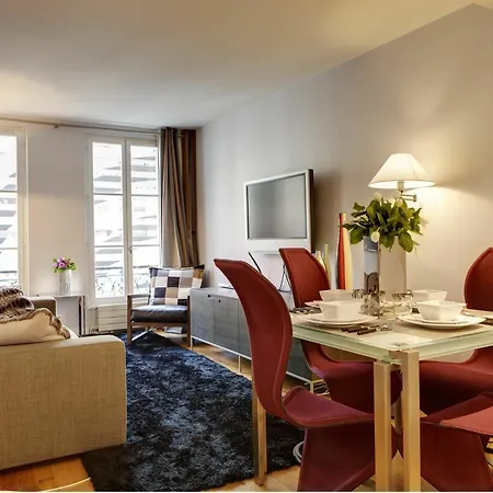 Apartment Europea - Montaigne Paris